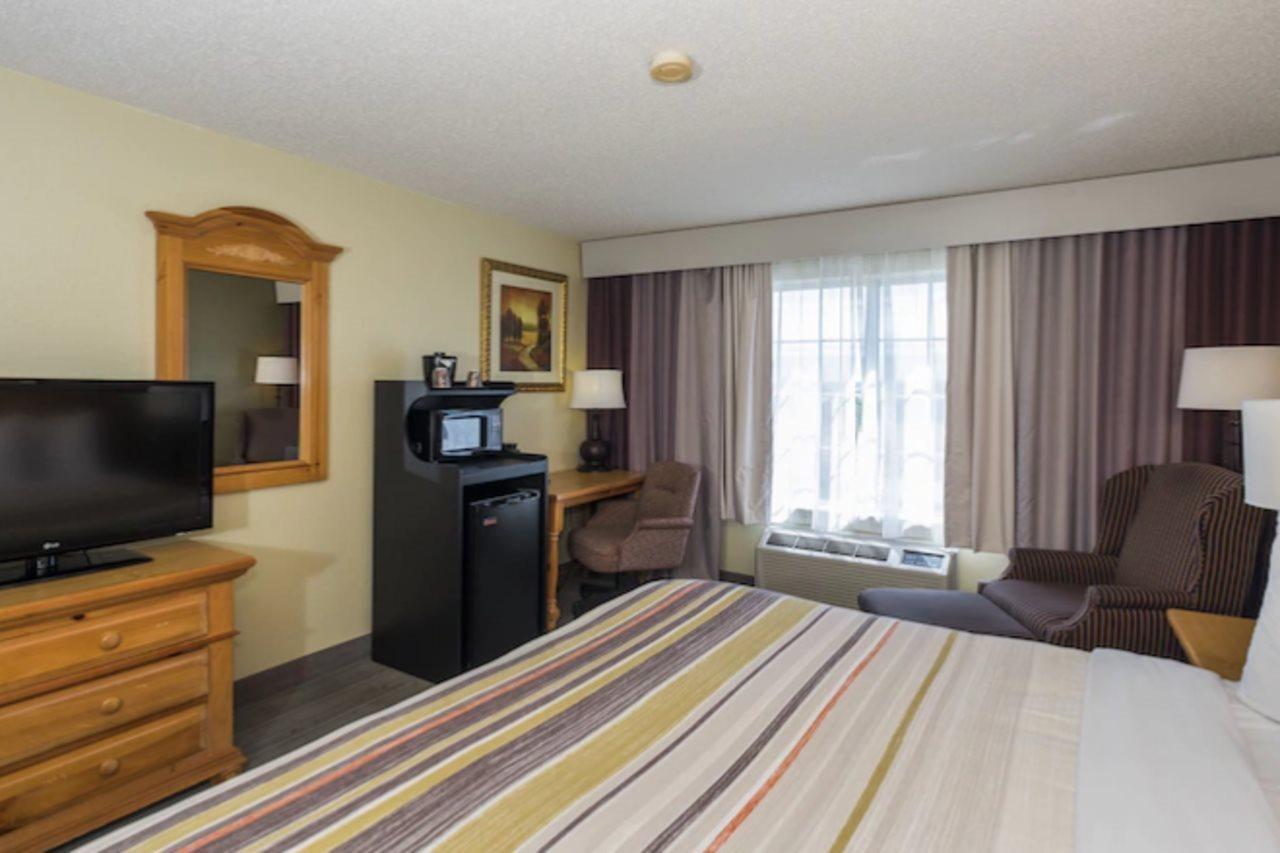 Holiday Inn Express & Suites Chicago - Matteson By Ihg Exterior foto